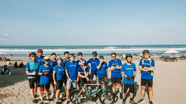 12 Pesepeda Gowes dari Aceh ke Bali