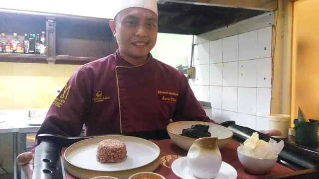 Iga Bakar Kluwak Kuah Brongkos