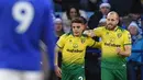 Striker Norwich, Teemu Pukki, merayakan gol yang dicetaknya ke gawang Leicester pada laga Premier League di Stadion King Power, Leicester, Sabtu (14/12). Kedua klub bermain imbang 1-1. (AFP/Oli Scarff)