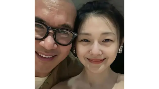 6 Foto Pernikahan DJ Koo dan Barbie Hsu yang Baru Terkuak, Tampil Romantis