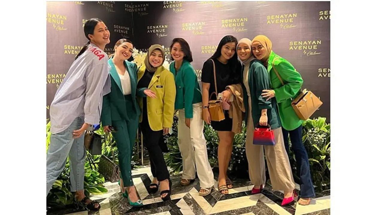 7 Potret Aurel Hermansyah Gabung Geng Cendol, Muda Sendiri