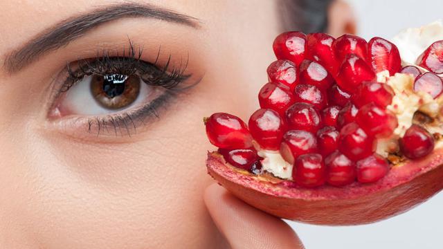 Usir Jerawat Pakai Buah Delima, Ampuhkah?