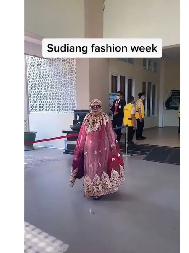 Jemaah Haji Tampil Glamor Bak Peragaan Busana, Ini 7 Potretnya yang Viral