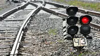 Penasaran ML di Rel Kereta, Pasangan Ini Malah Celaka 12