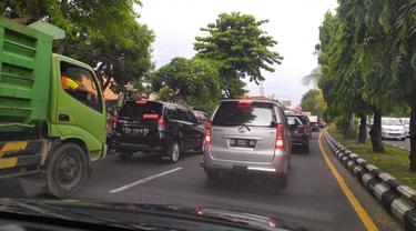 Kemacetan akibat volume kepemilikan kendaraan yang tinggi di Bali