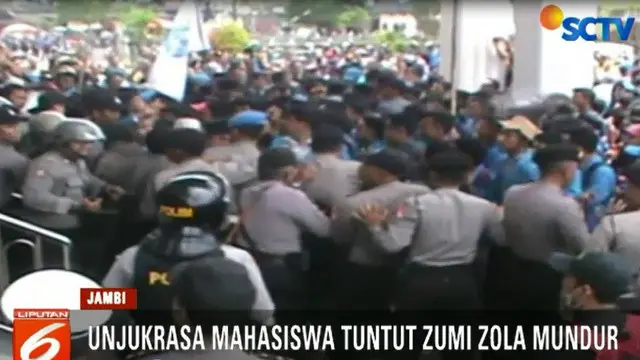 Mahasiswa di Jambi Demo di Depan Gedung DPRD, Tuntut Zumi Zola Mundur