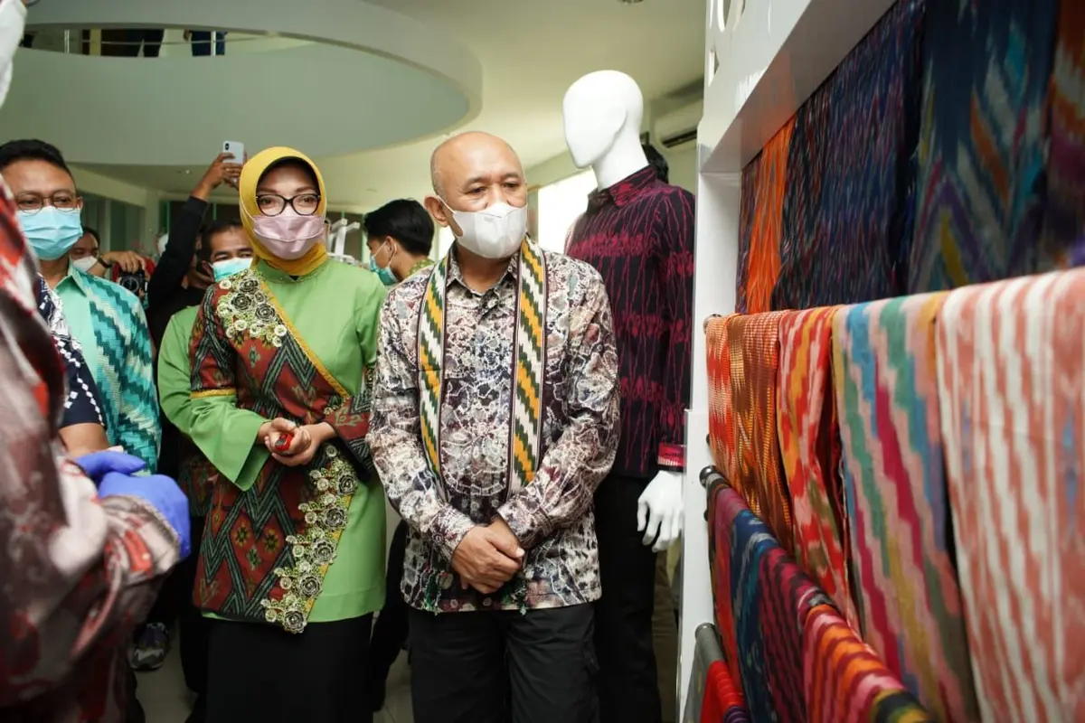 Menteri Koperasi dan UKM Teten Masduki saat melakukan kunjungan kerja ke Gedung UMKM Center Kota Pontianak, Minggu (28/3/2021).