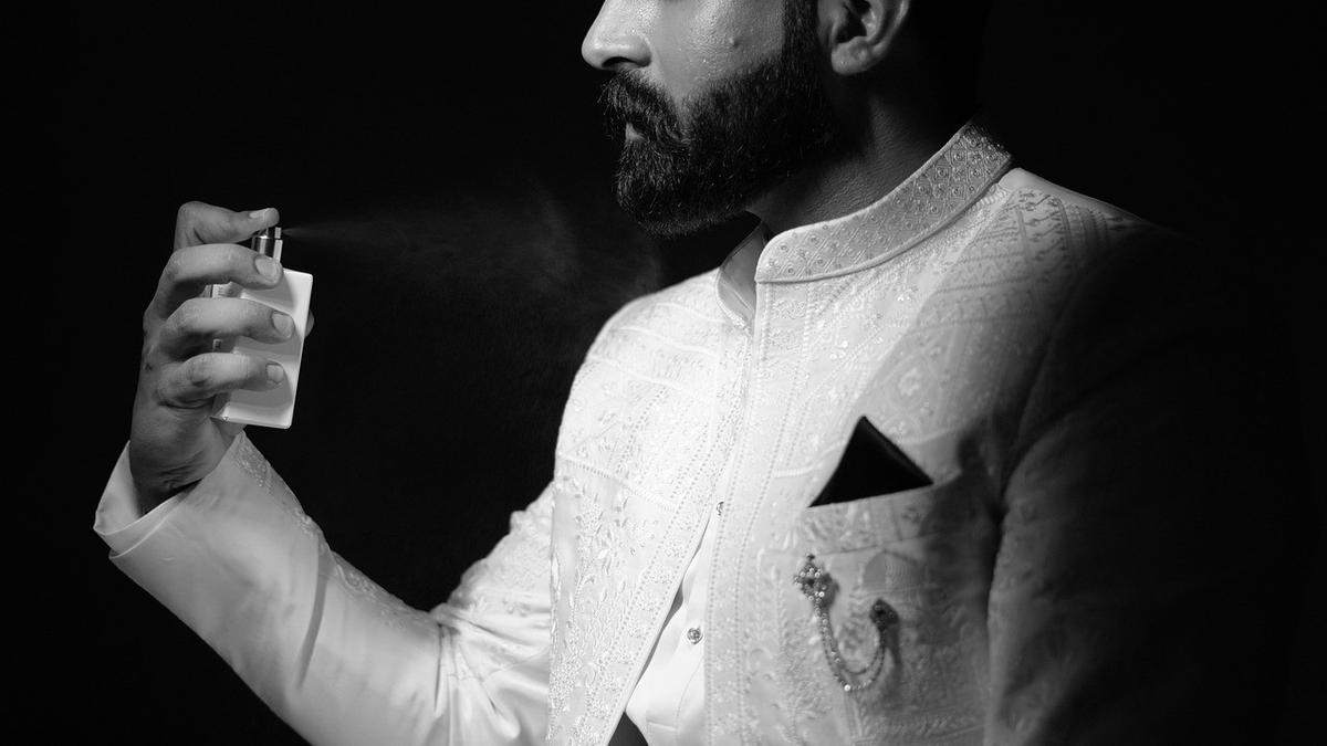 8 Jenis Aroma Parfum yang Cocok untuk Pria saat Lebaran, Bikin Penampilan Makin Berkelas