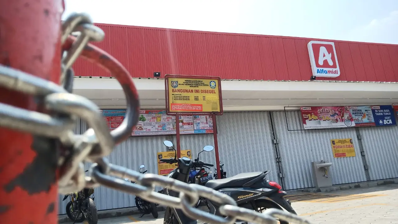 Minimarket Disegel Satpol PP Kota Depok