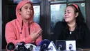 "Kita syuting bareng, walaupun gimana-gimana kita tetep bareng," singkat pemeran dalam film Olga & Billy Lost in Singapore itu. (Adrian Putra/Bintang.com)