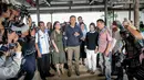 Agus Yudhoyono didampingi istrinya, Annisa Pohan dan Sylviana Murni tiba di BNN, Jakarta, Minggu (25/9). Pasangan Agus-Sylviana menjalani tes narkotika sebagai salah satu persyaratan calon kepala daerah untuk Pikada DKI 2017. (Liputan6.com/Faizal Fanani)