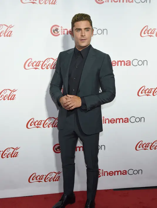 "Sangat luar biasa dengan apa yang aku dapatkan, tak ada satu wanita pun yang mau memilihku,"ungkap Zac Efron. (AFP/Bintang.com)