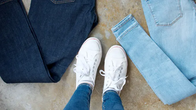 Ingin Celana Jeans Awet? Ini Solusinya