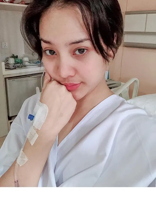 Gunakan Air Wudhu untuk Skincare, Ini 7 Potret Anya Geraldine Tanpa Makeup