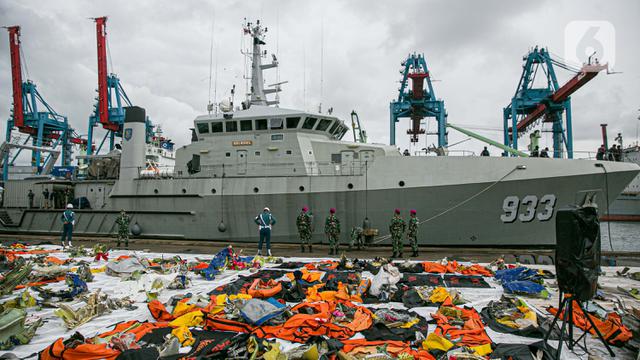 FOTO: Operasi Pencarian dan Evakuasi Pesawat Sriwijaya Air SJ 182 Kembali Diperpanjang