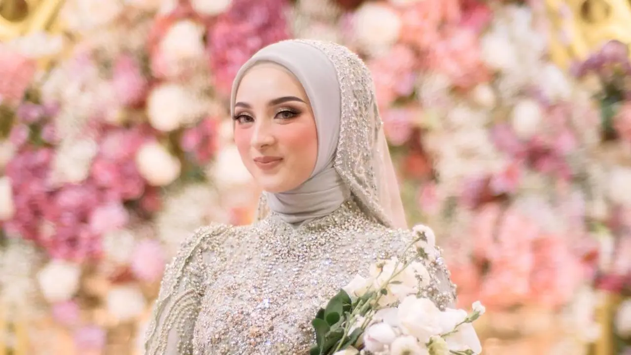 Potret Tampilan Dinan Nurfajrina, Istri Doni Salmanan yang Kerap Kenakan Tas Branded Cek Harganya