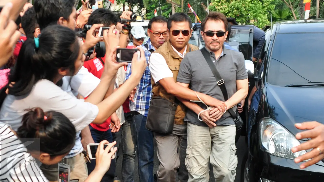 Lengkapi Barang Bukti, Polisi Geledah Rumah Aa Gatot