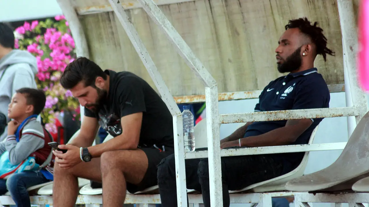 Abou Bakr (kiri) dan Nerius Alom (PSIS Semarang)