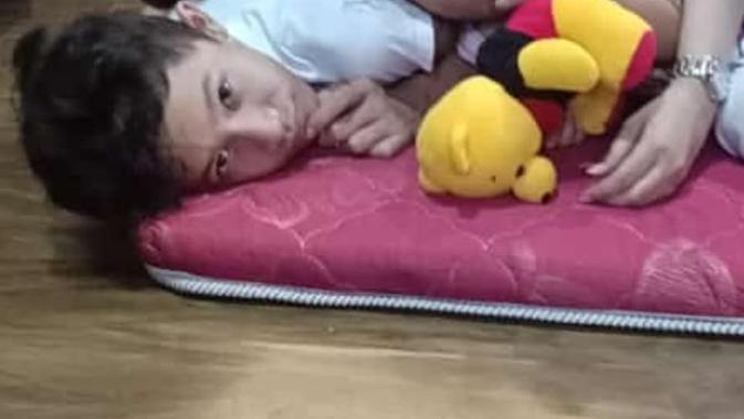 Potret Kebersamaan Rossa dan Anaknya. (Sumber: Instagram.com/itsrizkyofficial)