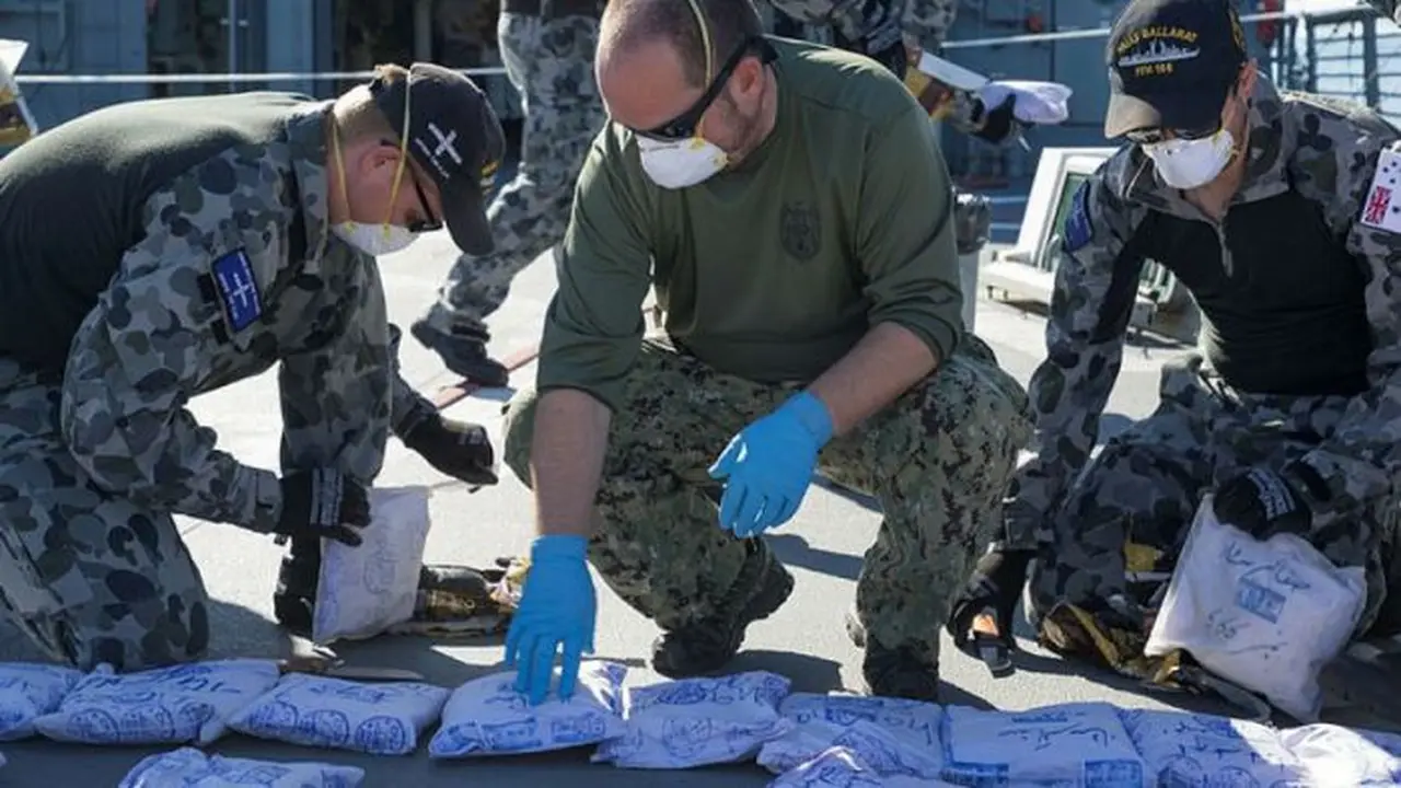 AL Australia menyita dan memusnahkan hampir 1 ton heroin di Laut Arab (sumber: Kemenhan Australia)