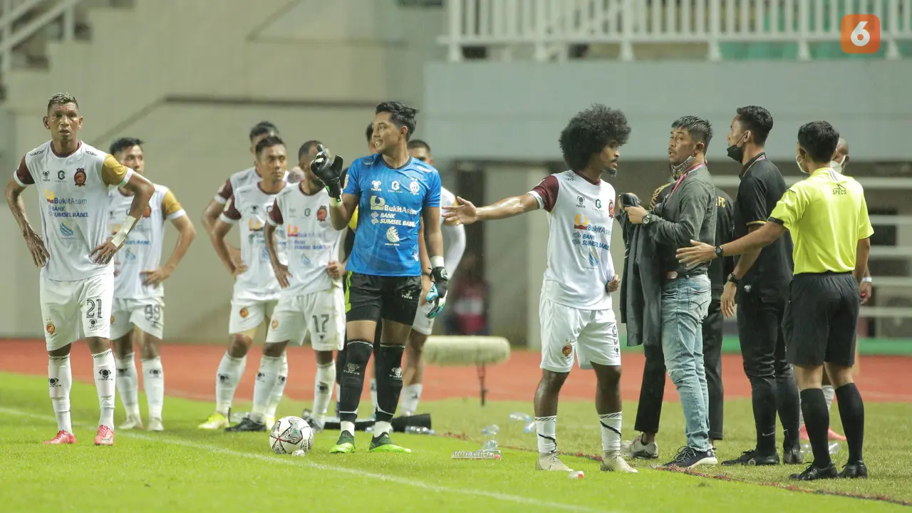 Foto: Persis Solo Menang 2-0 Lawan Sriwijaya FC, Buka Peluan Tampil di Semifinal Liga 2