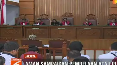 Dalam sidang, penasehat hukum terdakwa Asludin Hatjani menyatakan, kliennya tidak terlibat dalam serangkaian aksi teror yang didakwakan oleh Jaksa Penuntut Umum.