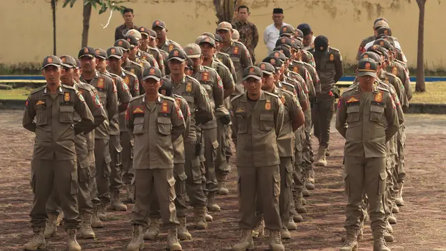 Satpol PP.
