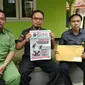 Pihak SMK Kesehatan Bhakti Kencana Jatiwangi Kabupaten Majalengka mengaku kaget saat mendapat kiriman paket Tabloid IB yang diduga berisi kampanye capres dan ujaran kebencian. Foto (Liputan6.com / Panji Prayitno)