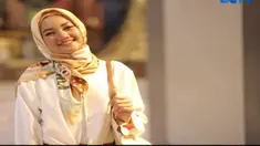 Berpuasa bukan alasan untuk tampil seadanya saat bekerja. Tak ada salahnya untuk tampil lebih cantik dengan balutan hijab.