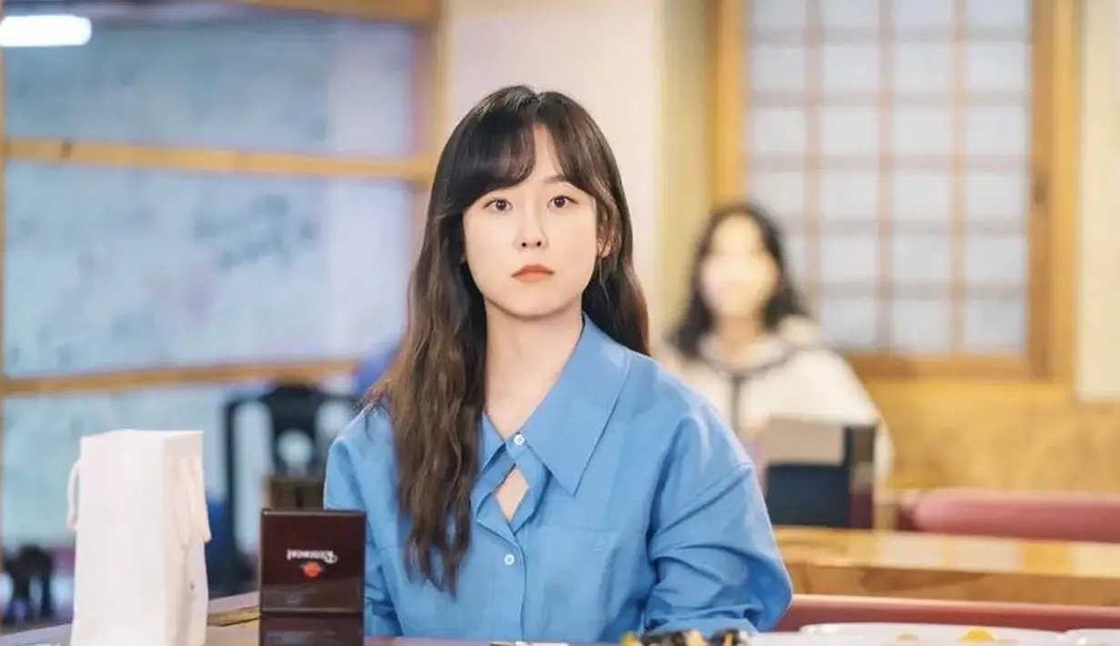 Diposisi ke-6 ada Seo Hyun Jin, yang sudah berakting sejak tahun 2006, diusianya 21 tahun. Ia sukses memerankan Dr. Romantic (2016–2017), Temperature of Love (2017), and The Beauty Inside (2018). Hingga meraih 14 penghargaan. TVN.