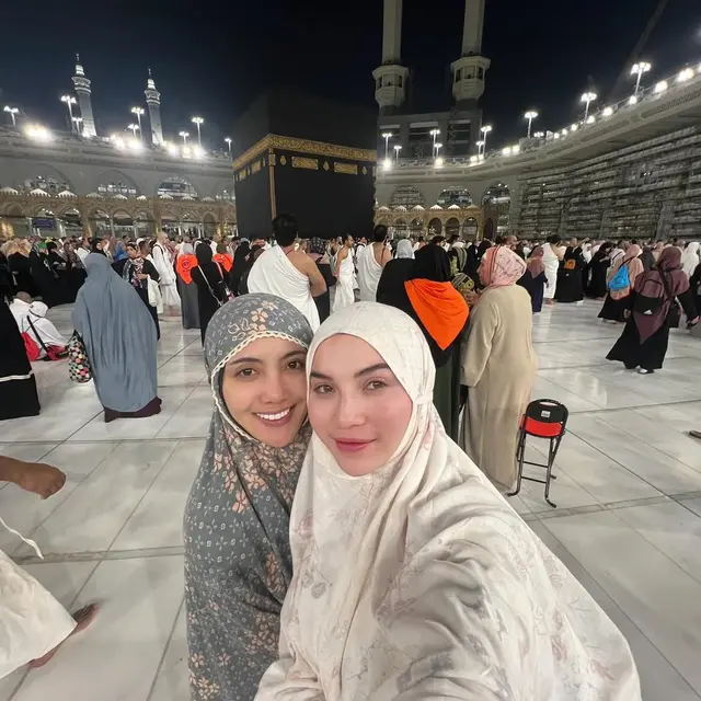 Elina Joerg rayakan ulang tahun dengan ibadah umrah (credit: instagram/elinaaaaajoerg)