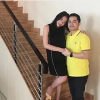 Kezia Karamoy dan suami (Instagram/axcelnarang)