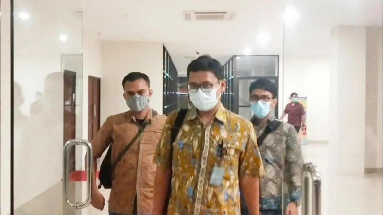 Pegawai Bea Cukai Tembilahan usai jalani pemeriksaan terkait penembakan Haji Permata oleh penyidik Polda Riau.