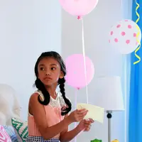 Album solo Naura berada di bawah naungan label Trinity. Menanggapi pembuatan video klip-nya, Naura sangat senang dan bersemangat. (Wimbarsana/Bintang.com)