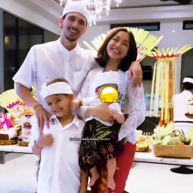 6 Potret Jessica Iskandar Syukuran Rumah Baru, Pakai Upacara Adat Bali