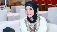 Jelang Nikah, Model Seksi Cynthiara Alona Mantap Berhijab