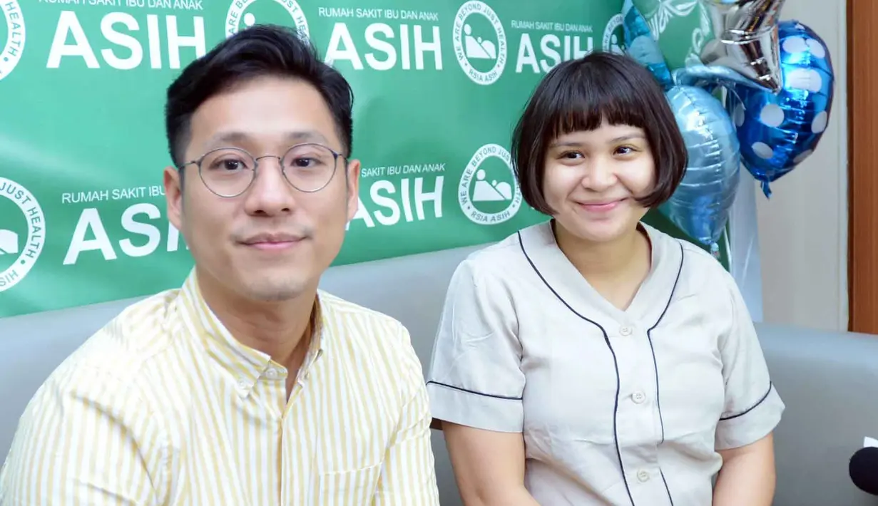 Pada 25 Maret 2017, Putri Titian melahirkan anak pertama yang berjenis kelamin laki-laki di Rumah sakit Asih. (Nurwahyunan/Bintang.com)