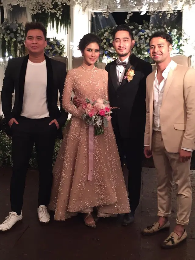 5 Seleb yang hadiri pernikahan mantan