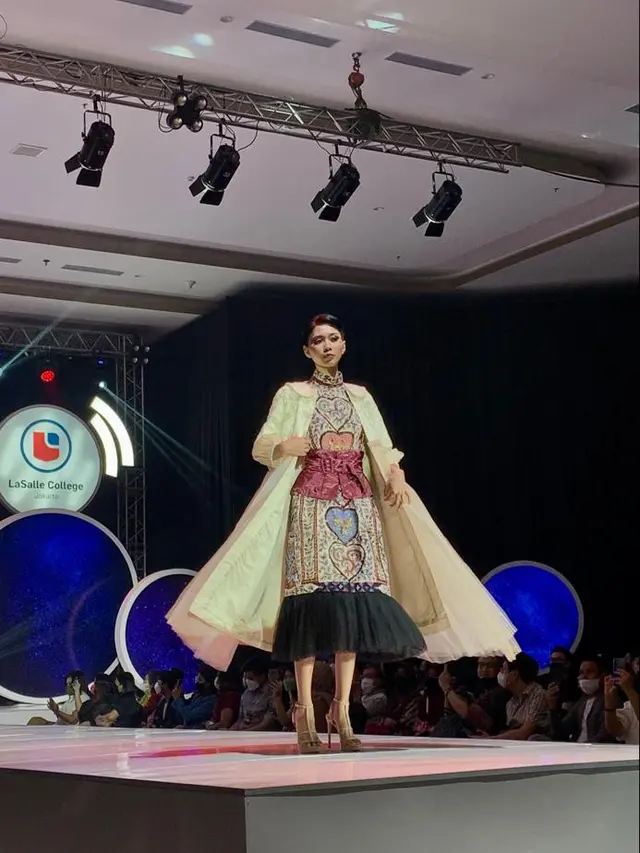 LaSalle College Tampilkan Keindahan Kain Nusantara dalam Sphere Creative Show 2022