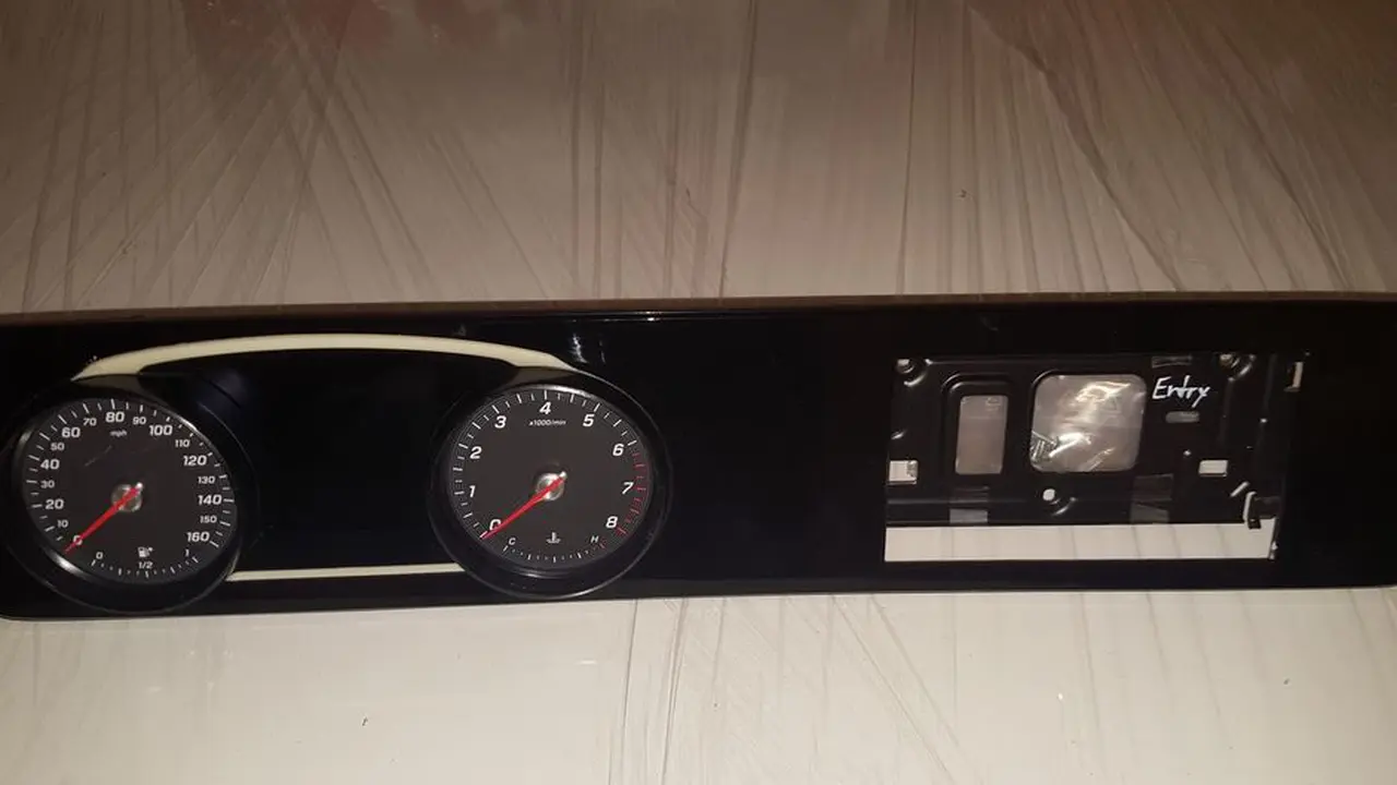 Mobilnya Belum Rilis, Panel Dashboard Mercy Malah Sudah Dijual