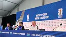 Pelatih Prancis, Didier Deschamps memberikan keterangan saat sesi konferensi pers di Metlife Stadium, New Jersey, Senin (15/6/2026). Prancis akan menghadapi Senegal pada laga Grup I Piala Dunia 2026 Rabu (17/6/2026) dini hari WIB. (Bola.com/Hery Kurniawan)