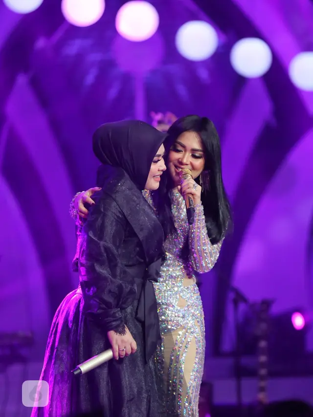 [Bintang] Syahrini dan Aisyahrani