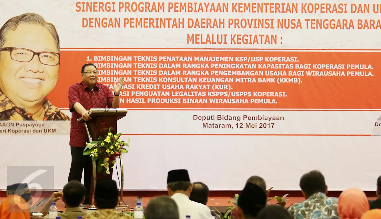 Menteri Koperasi dan UKM Puspayoga memberikan sambutan pada acara sinergi program pembiayaan Kementerian Koperasi dan UMK dengan pemerintah daerah Provinsi Nusa Tenggara Barat, Lombok, Jumat (12/5). (Liputan6.com/Angga Yuniar)