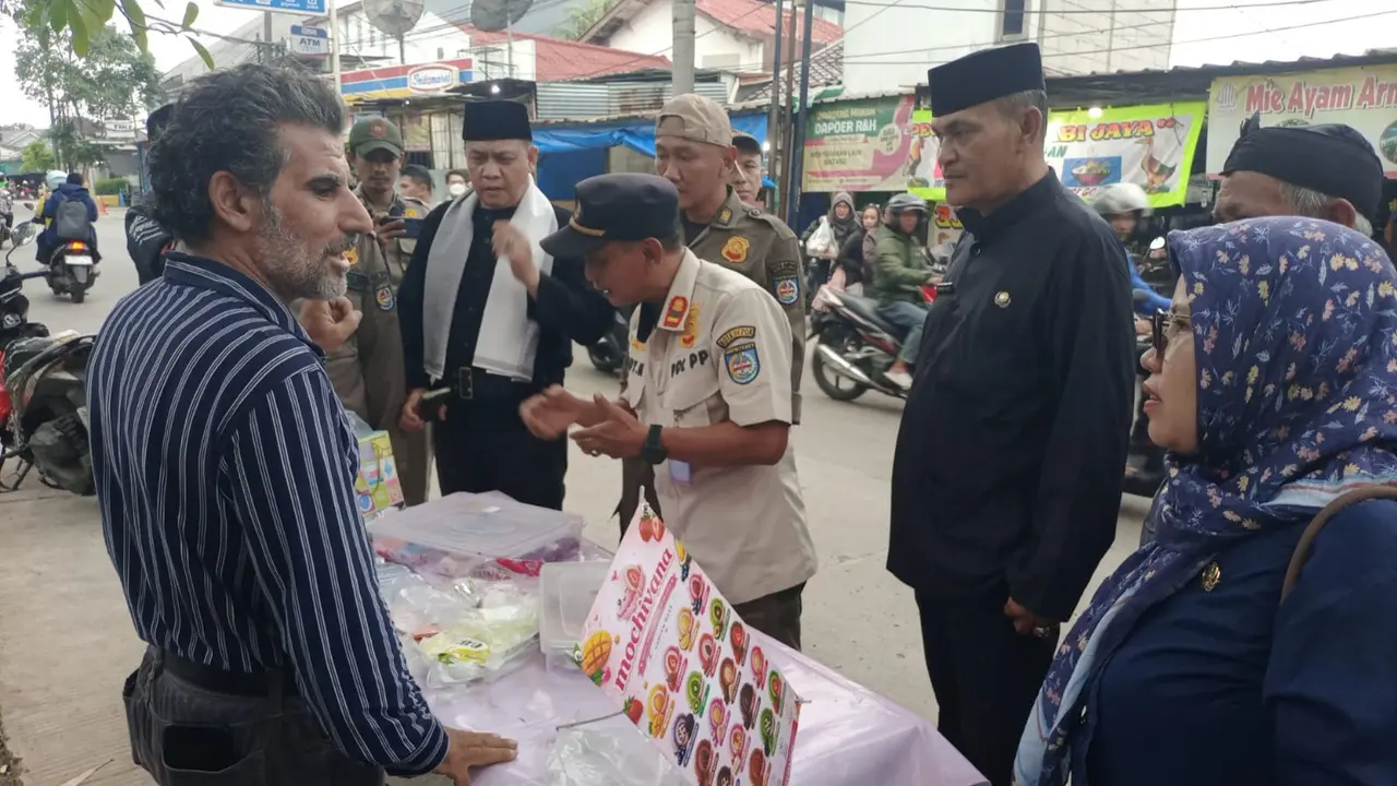 WNA Pencari Suaka Sempat Kedapatan Berjualan Dan Arogan di Depok
