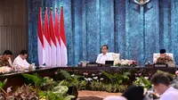 Menhan sekaligus Presiden terpilih RI, Prabowo Subianto mengikuti rapat kabinet perdana di IKN, Kalimantan Timur, Senin (12/8/2024). Rapat dipimpin langsung Presiden Jokowi dan Wapres Ma'ruf Amin. (Foto: Muchlis Jr - Biro Pers Sekretariat Presiden)