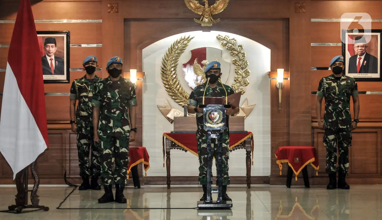 Marsekal Pertama (Marsma) TNI Wahyu Hidayat Sudjatmiko menyampaikan sambutan usai serah terima jabatan Komandan Pasukan Pengamanan Presiden (Danpaspampres) di Mako Paspampres, Jakarta Pusat, Senin (18/7/2022). Marsma TNI Wahyu Hidayat Sudjatmiko resmi menjabat sebagai Danpaspampres menggantikan Mayjen Tri Budi Utomo. (merdeka.com/Iqbal S. Nugroho)