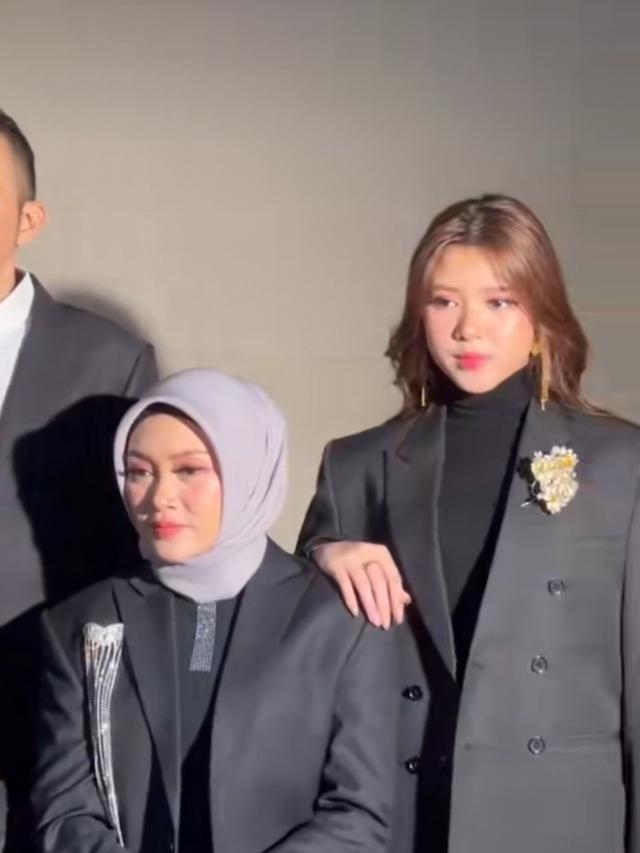 Pemotretan Tiara Andini dan Keluarga