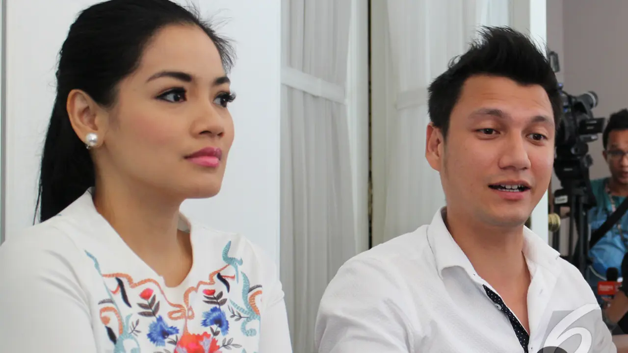 Titi Kamal dan Christian Sugiono