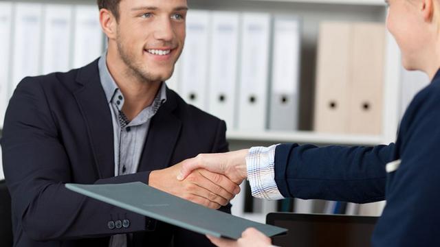 Ilustrasi melamar pekerjaan