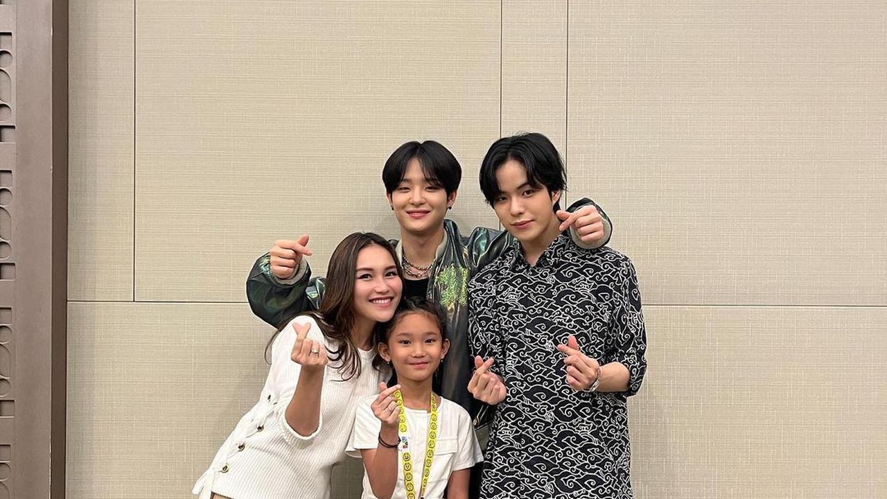 6 Potret Ayu Ting Ting Bertemu Treasure, Joget TikTok Bareng Biki Heboh